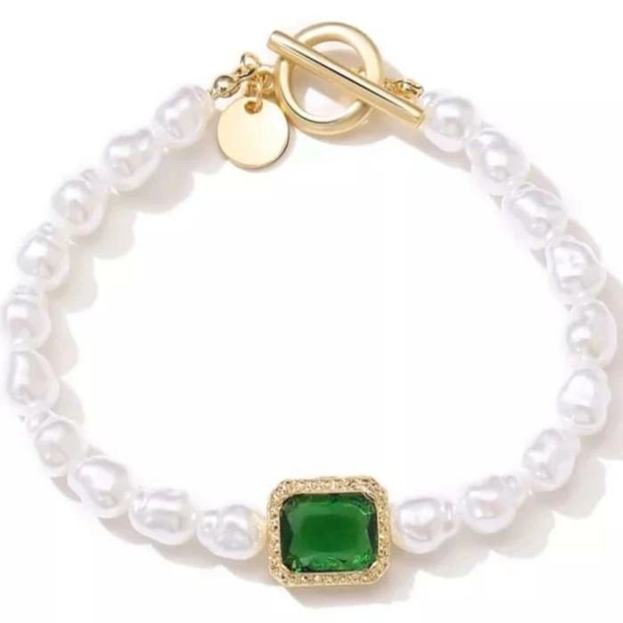 Emerald green pearl braclet in 750- only